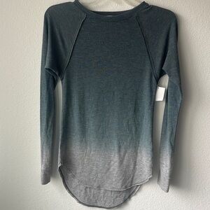 NWT treasure and bond top
Thin sweater size XXS